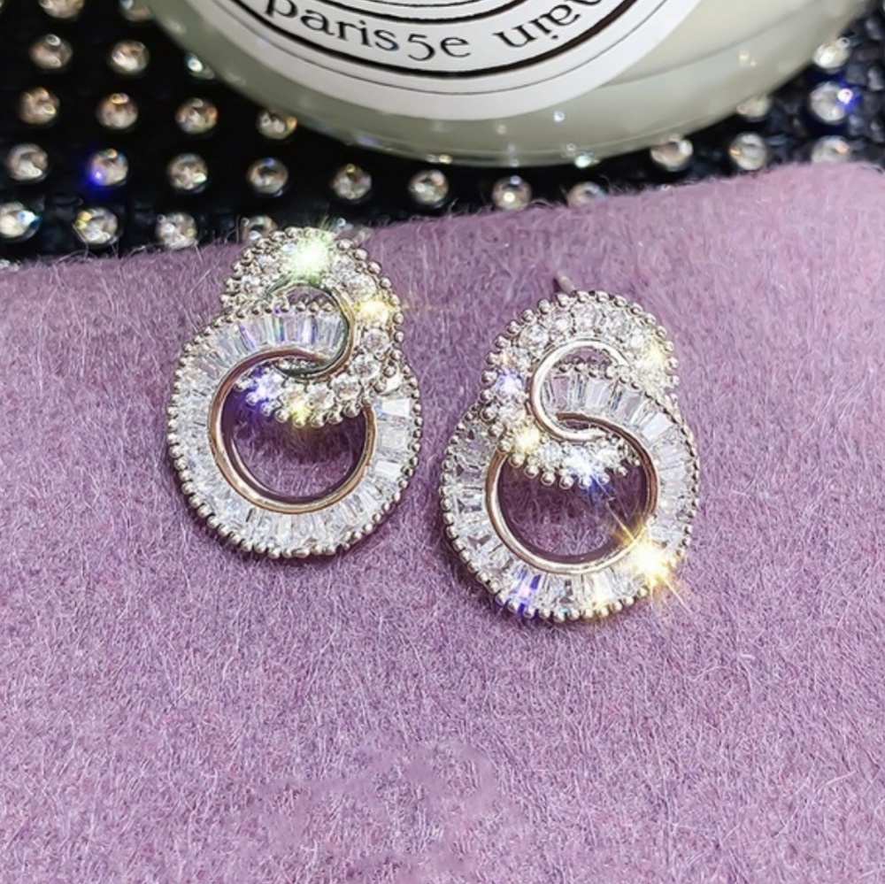 Women's Silver diamond earrings